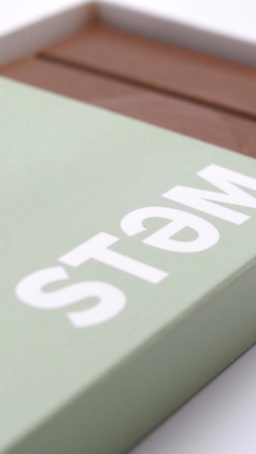 POV the most luxurious chocolate just entered the chat💫 

@stemchocolate is now available at @dosewellness_  both locations - Granville & Commercial Drive ✨ we’re ready for you Vancouver 💚🍫🍄